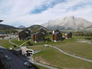 Appartements Appartement 4 pieces avec WiFi, Animaux admis, Parking gratuit proche des pistes - FR-1-525-240 : Appartement