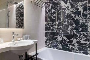 Hotels Hotel La Canopee : photos des chambres