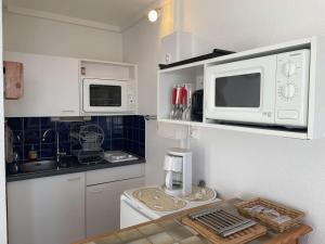Appartement confortable 2 pièces avec balcon et parking, proche plage - FR-1-224-784