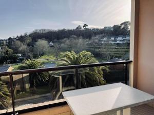Appartement 3 étoiles avec piscine chauffée, à 50m de la plage de Trestraou, Perros-Guirec - FR-1-542-49
