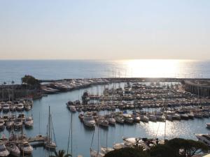 Appartement Moderne avec Terrasse et Garage - Villeneuve-Loubet - FR-1-252A-72