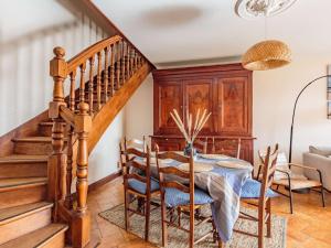 Appartements Duplex de caractere 4 chambres avec balcon, pres du centre et des commerces, parking inclus - FR-1-4-526 : photos des chambres