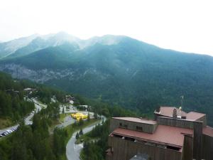 Appartement 2P6 au cœur de Les Orres, proche commerces, vue vallée - FR-1-322-324