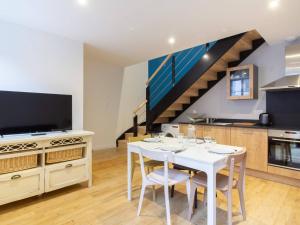 Duplex rénové 2 chambres avec wifi, cuisine équipée et local ski, en centre-ville de Cauterets - FR-1-401-179