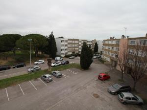 Studio fonctionnel avec loggia fermée à Balaruc-les-Bains, proche centre, parking collectif, tout équipé - FR-1-553-112