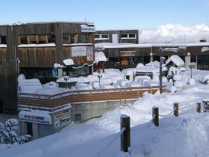 Studio cabine 4 pers avec balcon sud-ouest proche pistes - FR-1-557-21