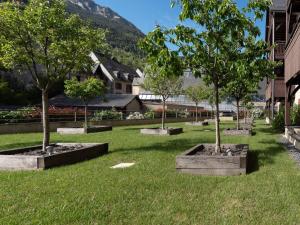 Appartements Superbe appartement pour 6 avec terrasse, jardin prive, Wi-Fi gratuit et parkings - Saint-Lary Centre - FR-1-296-320 : photos des chambres