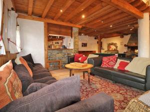 Chalets Chalet Montvalezan-La Rosiere, 9 pieces, 19 personnes - FR-1-398-632 : photos des chambres