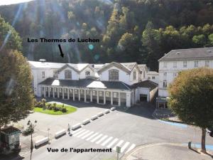 Appartements Grand T2 Ensoleille a Luchon, Face aux Thermes, pour 4 Pers., Proche Telecabine - FR-1-313-165 : photos des chambres