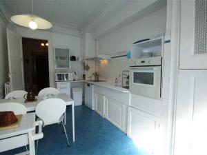 Appartements Grand T2 Ensoleille a Luchon, Face aux Thermes, pour 4 Pers., Proche Telecabine - FR-1-313-165 : photos des chambres