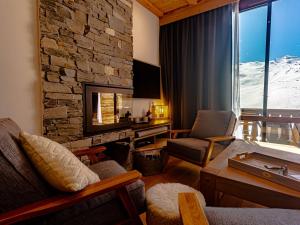 Appt 10 pers rénové, calme, balcon sud, cheminée, Wi-Fi, proche pistes - FR-1-545-14