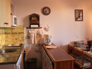 Appartements Studio calme avec parking a Risoul, 4 couchages, 2 etoiles - FR-1-330-509 : photos des chambres