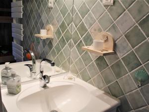 Appartements Studio calme avec parking a Risoul, 4 couchages, 2 etoiles - FR-1-330-509 : photos des chambres