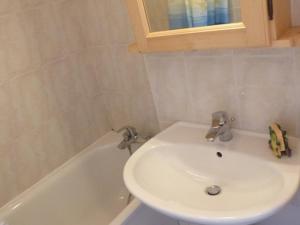 Appartements Appartement Le Biot, 2 pieces, 6 personnes - FR-1-573-33 : photos des chambres