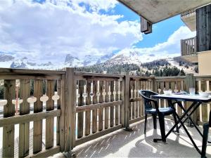 Studio cabine 2 pers, sud, balcon, à 100m télésiège, ski locker - FR-1-525-196