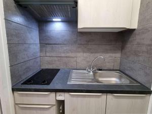 Studio rénové pour 4 pers. avec wifi, proche pistes et commerces - SuperDevoluy - FR-1-525-215