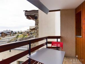 Studio spacieux 46 pers, au pied des pistes, balcon sud-ouest, proche commerces - FR-1-398-639