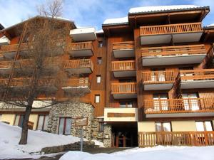 Studio spacieux 46 pers, au pied des pistes, balcon sud-ouest, proche commerces - FR-1-398-639