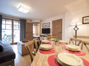Appartements Appartement Saint-Lary-Soulan, 3 pieces, 8 personnes - FR-1-296-379 : photos des chambres