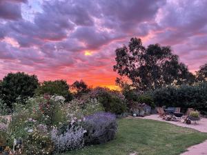 River Gardens Axedale Pet Friendly Farmstay B&B