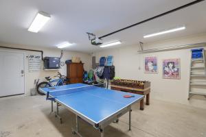 Absolute Paradise - 2114 Avenue A