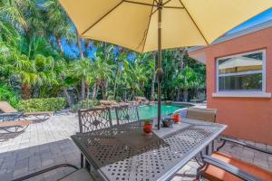 Beach Walk - 208 - 67th St