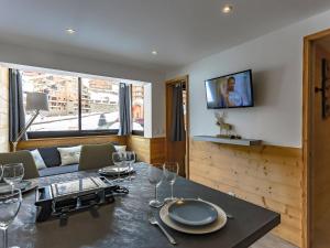 appartement 4 personnes, très cosy et fonctionnel, 2 chambres séparées, vue montagne, exposé nord, départ ski aux pieds - FR-1-545-13
