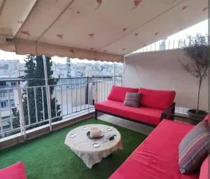 7th floor spacious veranda in the heart of Athens - Karéa