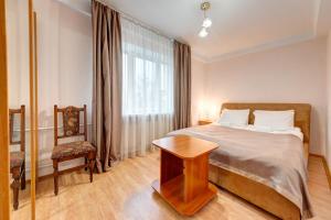 Classic Suite room in Holosiyvsky Hotel