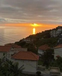 Cozy 1 BR w/ balcony, ocean view & perfect sunsets - Campanário