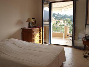 Appartement climatisé avec 2 chambres, terrasse et garage à Cavalaire-sur-Mer - FR-1-100-218