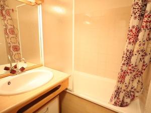 Appartement 5 pers. avec piscine, balcon, proche ski et village - FR-1-342-215