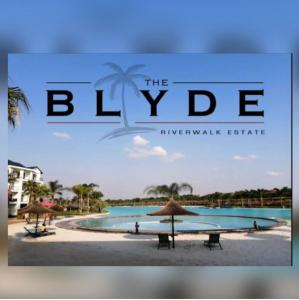 The Blyde Crystal Lagoon Luxurious Apartment