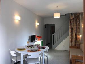 Studio Mezzanine avec Jardin Privatif, Parking et Clim - Saint-Raphaël - FR-1-226A-81