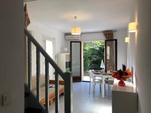 Studio Mezzanine avec Jardin Privatif, Parking et Clim - Saint-Raphaël - FR-1-226A-81