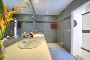 Crystal Bay Yacht Club Beach Resort