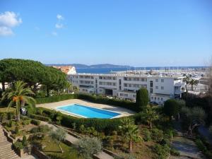 Appartements Appartement Cavalaire-sur-Mer, 3 pieces, 4 personnes - FR-1-100-187 : photos des chambres