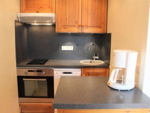 Appartement calme 2 pièces, mezzanine, 6 couchages, proche pistes et commerces - FR-1-330B-113