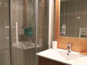 Appartements Duplex 3 pieces avec piscine, 6 couchages, a 50m des pistes - Quartier Fontbonne, Vars - FR-1-330B-117 : photos des chambres