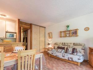 Studio chaleureux avec balcon à Serre-Chevalier, parking et casier à ski – 4 personnes - FR-1-330E-3