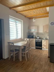 Brzoskwiniowy Domek Ustrzyki Dolne