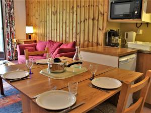 Appartement cosy 2 pièces, 6 couchages, pied des pistes, Risoul 1850 - FR-1-330-495