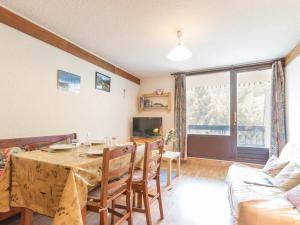 Appartement Saint-Chaffrey , 1 pièce, 4 personnes - FR-1-330E-1