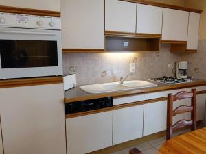 Appartement calme 4 pers, pied des pistes avec parking - FR-1-342-160