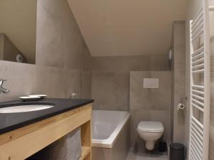 Duplex spacieux 10 pers, proche pistes, parking, internet - FR-1-180-384