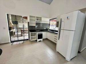 Aconchego Lázaro com piscina próximo a praia!