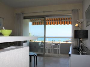 Studio rénové en bord de mer à Villeneuve-Loubet - FR-1-252A-4