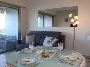 Appartements Appartement Villeneuve-Loubet, 2 pieces, 4 personnes - FR-1-252A-9 : Appartement (4 Adultes)