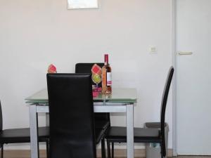 Studio Moderne avec Terrasse, Plage à 150m, Clim, Jardin et Tennis - FR-1-252A-5