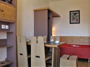 Appartement cosy 2 pièces avec balcon, piscine, sauna et accès direct aux pistes - 5 couchages, Risoul - FR-1-330-446